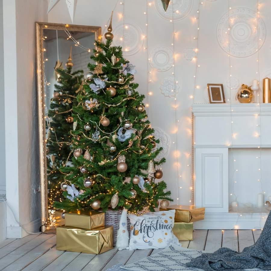 Rebecca Mobili Albero Di Natale RE6770 Con Luci LED – 210 Cm X 122 Cm, 400 Luci Bianche Calde, 1050 Rami, Base In Metallo – Facile Montaggio A Ombrello