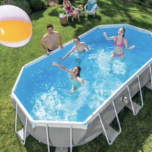 Piscina ovale fuori terra 610x305x122cm con scaletta e pompa 26798 Intex