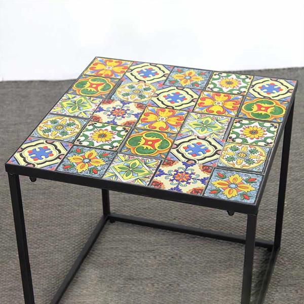 Set 2 tavolini da caffè con ripiano in ceramica e struttura in metallo
