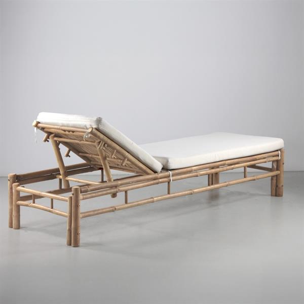 Lettino da esterno in bamboo con cuscini bianchi 199x74x83 cm - Akira