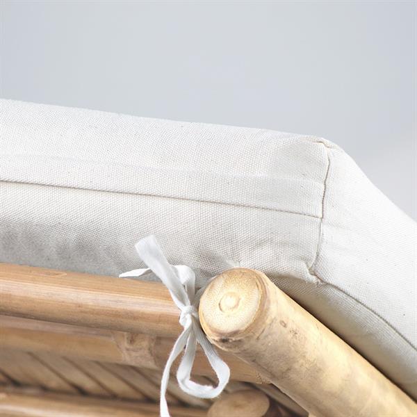Lettino da esterno in bamboo con cuscini bianchi 199x74x83 cm - Akira