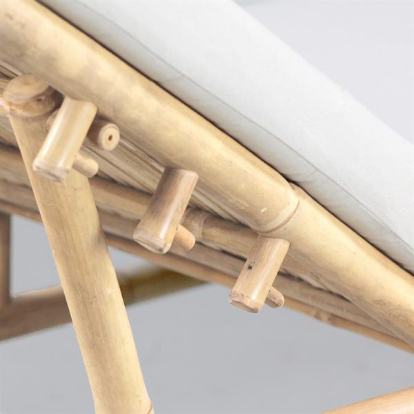 Lettino da esterno in bamboo con cuscini bianchi 199x74x83 cm - Akira