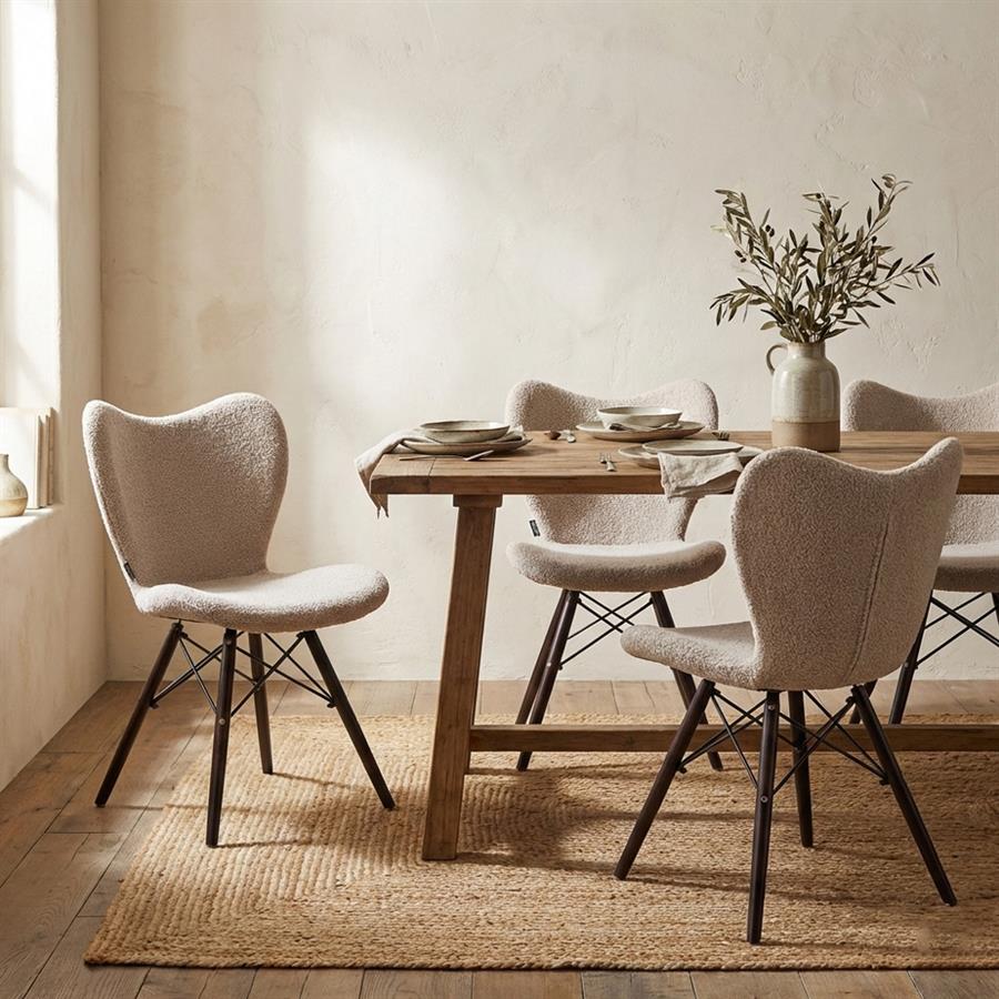 Set 4 sedie in tessuto bouclé beige con gambe in legno noce – Elena