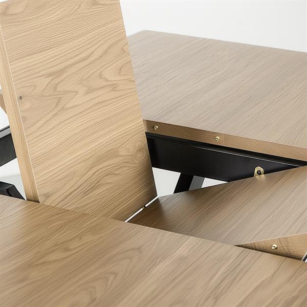Tavolo da pranzo allungabile in MDF effetto rovere chiaro con gambe nere - Gabry