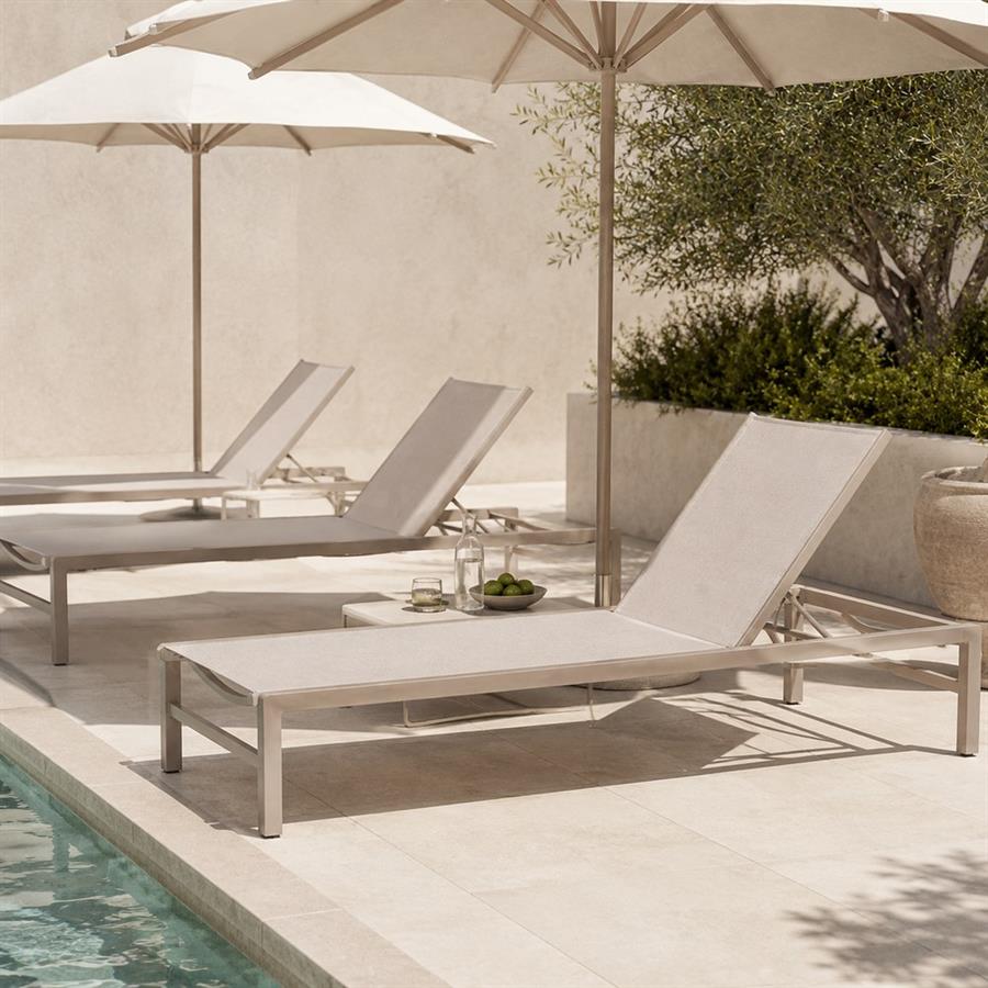 Lettino prendisole 95x78x32/90 cm in alluminio ecru con schienale reclinabile - Chiara
